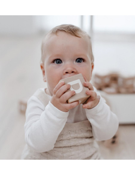 Lesene abecedne kocke v beli barvi