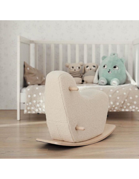 Kosmat otroški gugalni konjiček krem barve