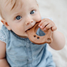 WOODEN TEETHER – FRISKY FROG 2