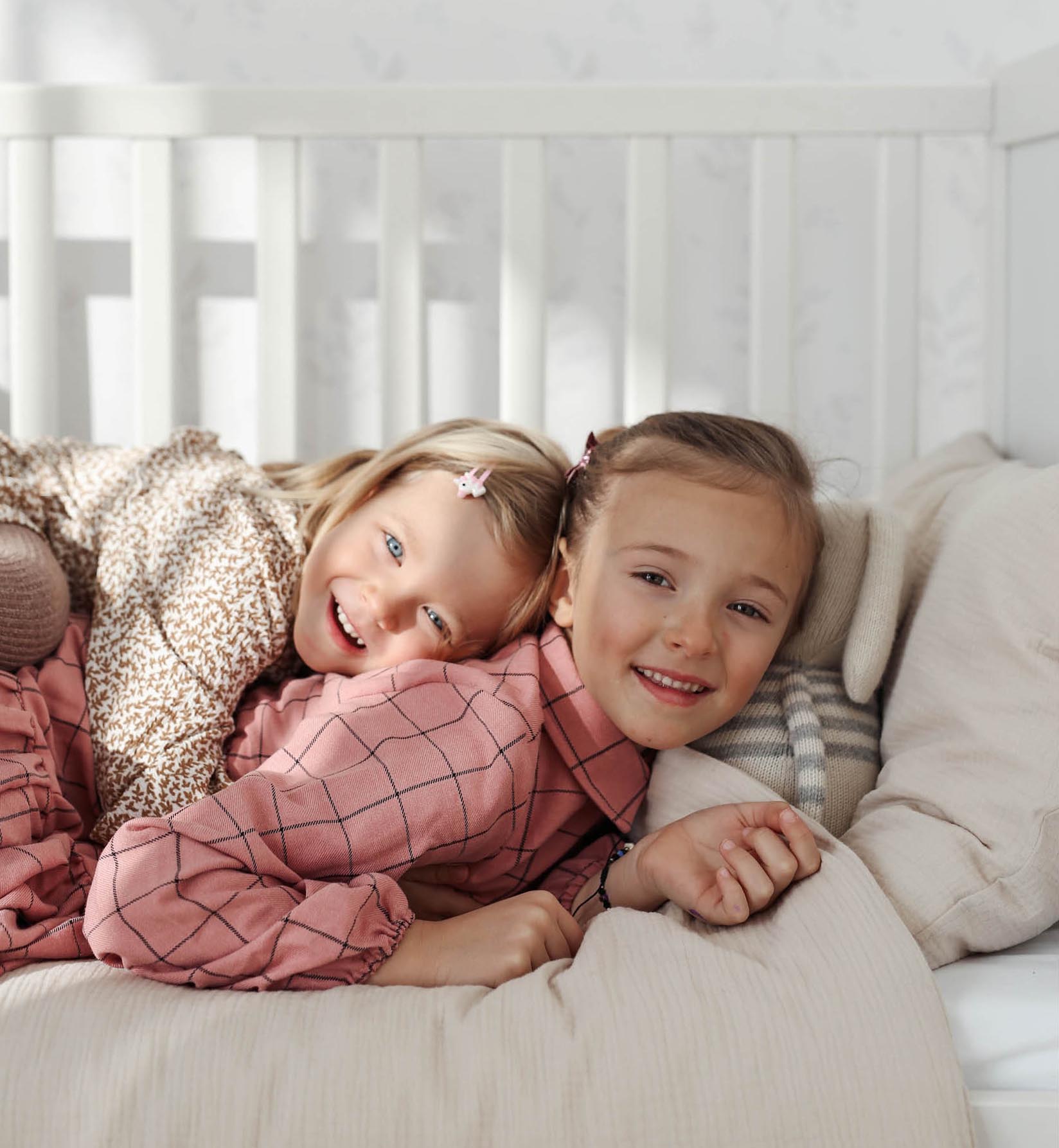 FAMILY BONDS Ooh noo